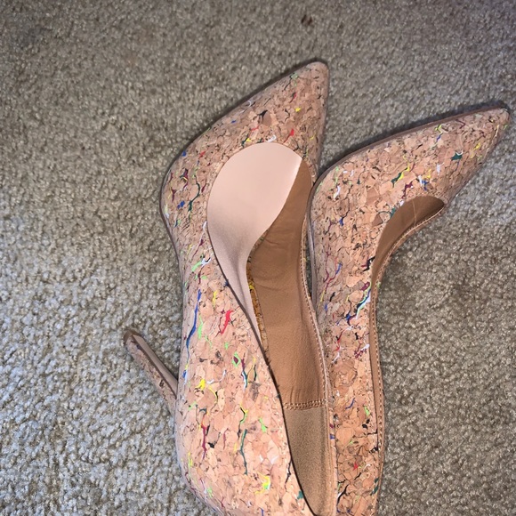 Cream colored Heels - Picture 3 of 3